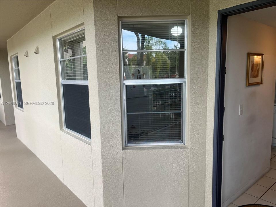 For Sale: $195,000 (2 beds, 1 baths, 1020 Square Feet)