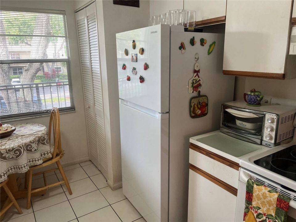 For Sale: $195,000 (2 beds, 1 baths, 1020 Square Feet)