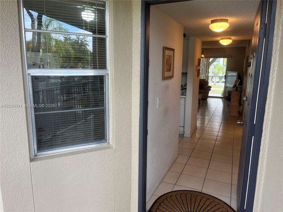 For Sale: $195,000 (2 beds, 1 baths, 1020 Square Feet)
