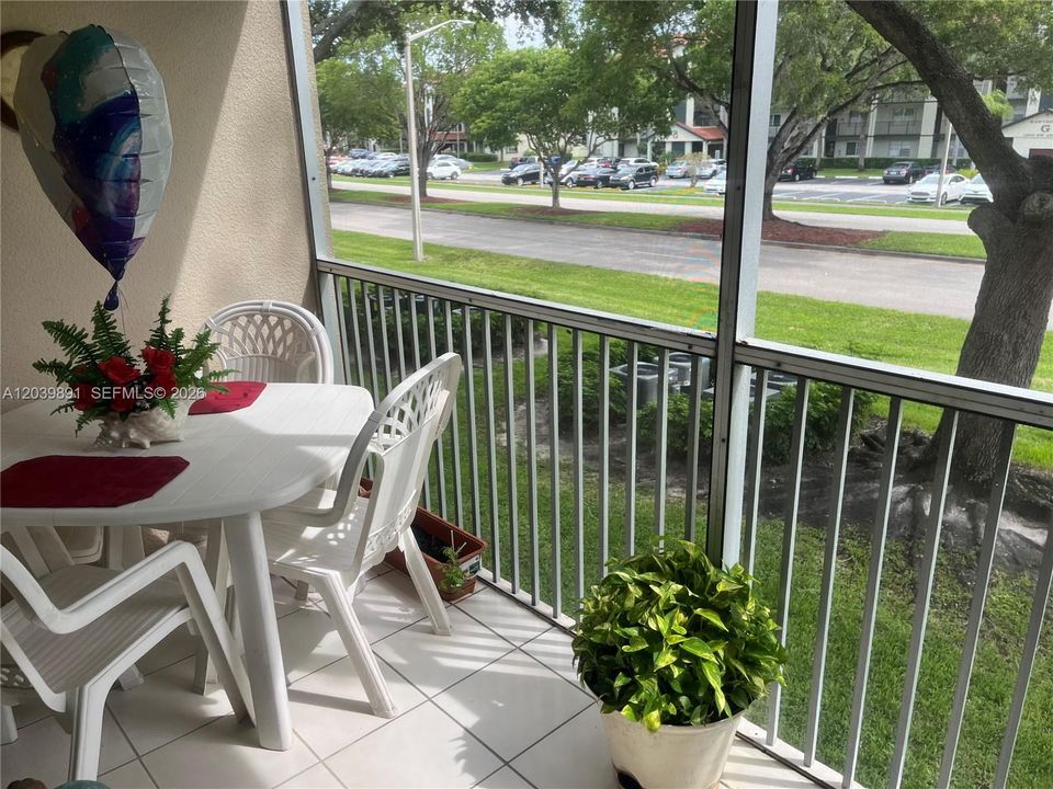 For Sale: $195,000 (2 beds, 1 baths, 1020 Square Feet)