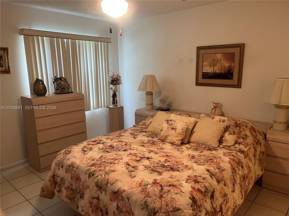 For Sale: $195,000 (2 beds, 1 baths, 1020 Square Feet)