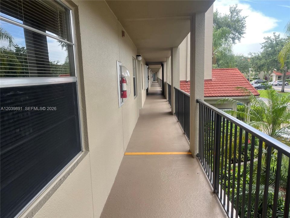 For Sale: $195,000 (2 beds, 1 baths, 1020 Square Feet)