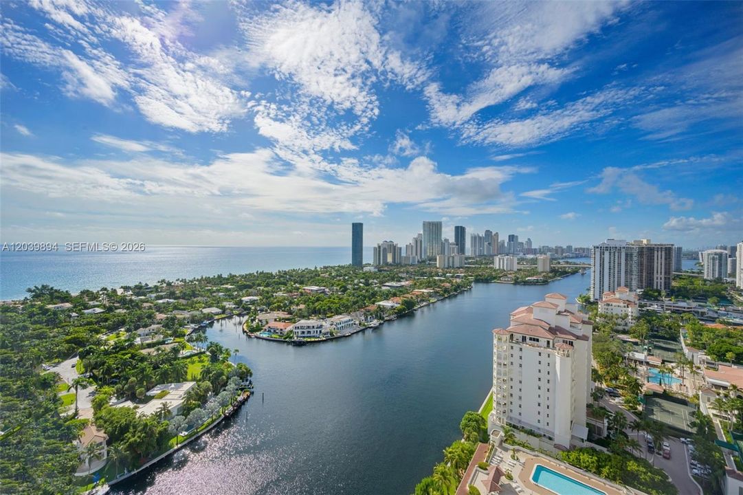 For Rent: $5,500 (2 beds, 2 baths, 1647 Square Feet)