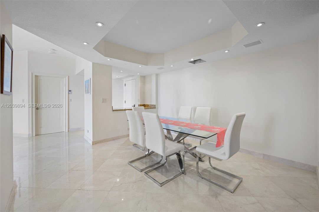 For Rent: $5,500 (2 beds, 2 baths, 1647 Square Feet)