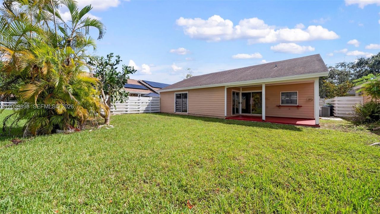 For Rent: $3,300 (3 beds, 2 baths, 1397 Square Feet)