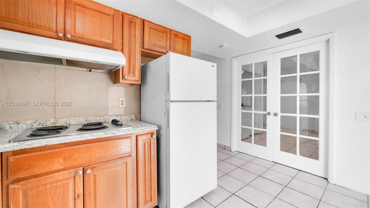 For Rent: $3,300 (3 beds, 2 baths, 1397 Square Feet)
