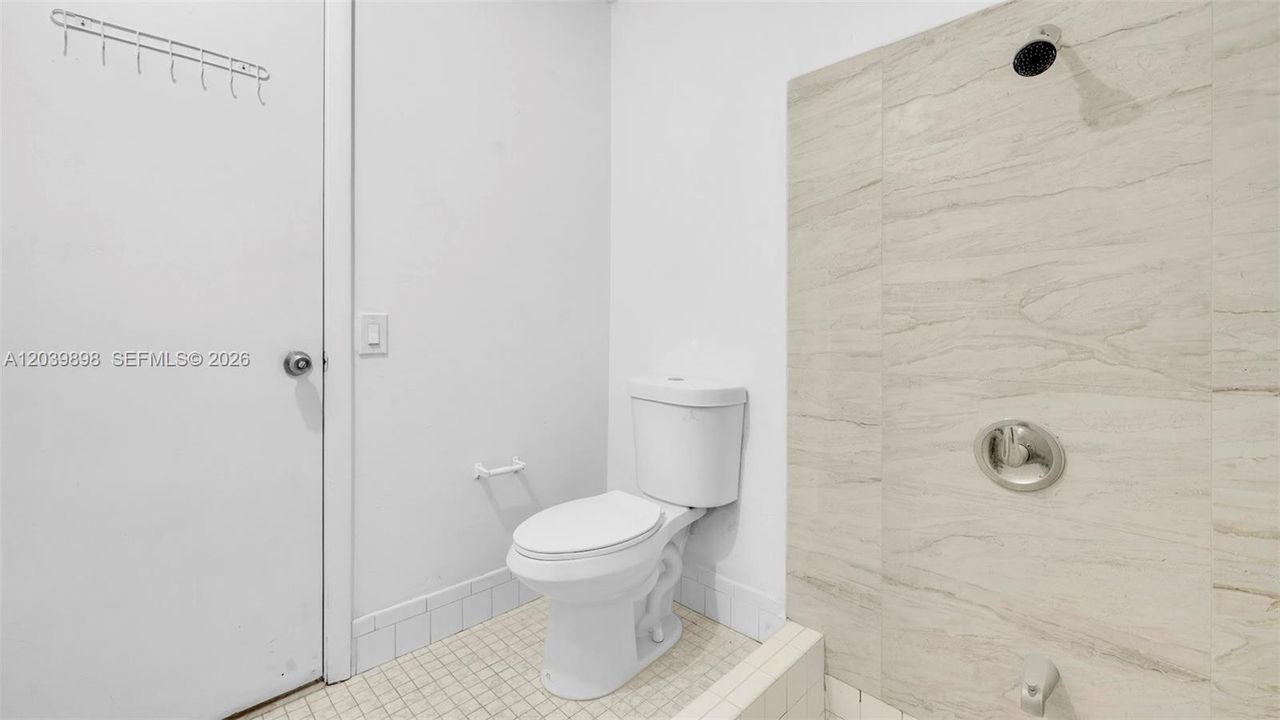 For Rent: $3,300 (3 beds, 2 baths, 1397 Square Feet)