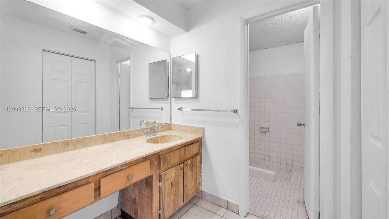 For Rent: $3,300 (3 beds, 2 baths, 1397 Square Feet)