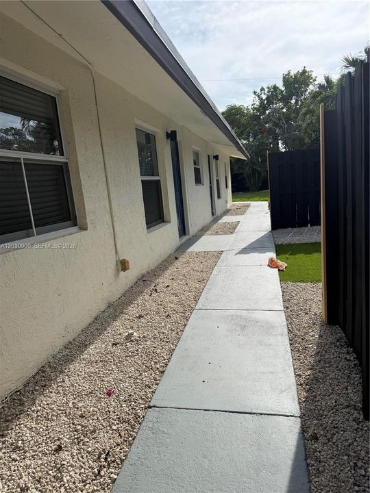 ENTRANCO TO THE APARTMENTS. 1 & 2
