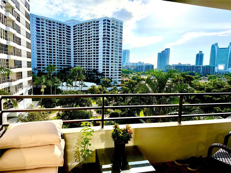For Sale: $275,000 (2 beds, 2 baths, 1400 Square Feet)