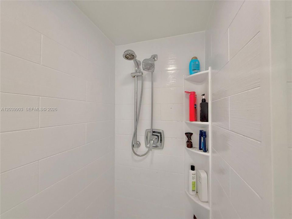 For Sale: $275,000 (2 beds, 2 baths, 1400 Square Feet)