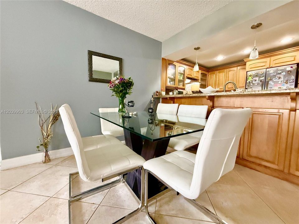 For Sale: $275,000 (2 beds, 2 baths, 1400 Square Feet)