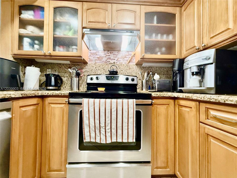 For Sale: $275,000 (2 beds, 2 baths, 1400 Square Feet)