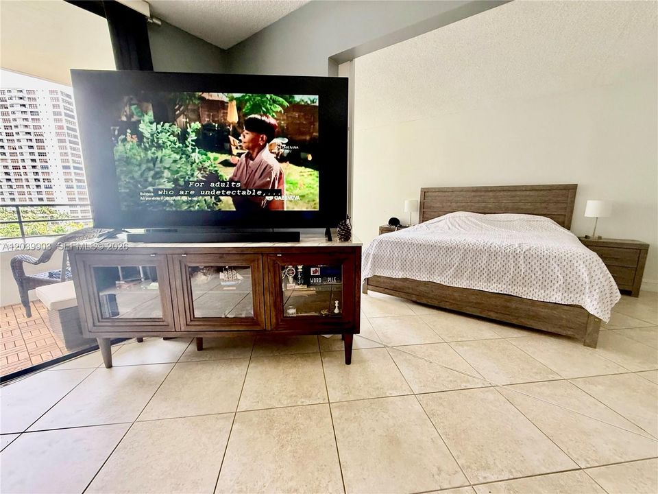 For Sale: $275,000 (2 beds, 2 baths, 1400 Square Feet)