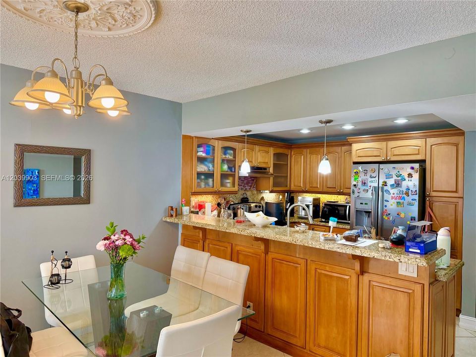 For Sale: $275,000 (2 beds, 2 baths, 1400 Square Feet)