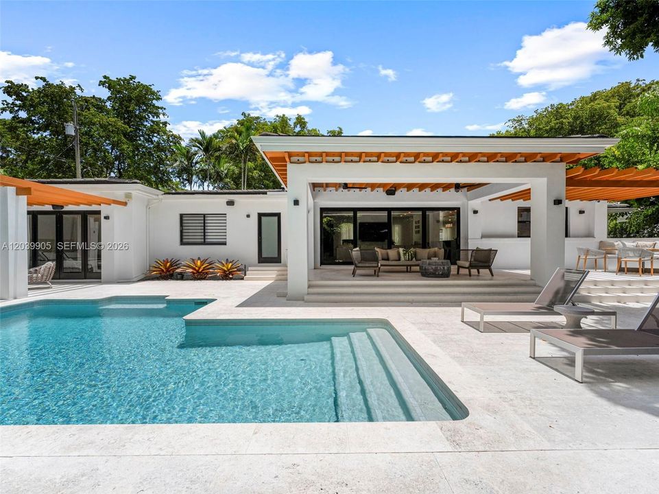For Sale: $3,500,000 (3 beds, 3 baths, 1392 Square Feet)