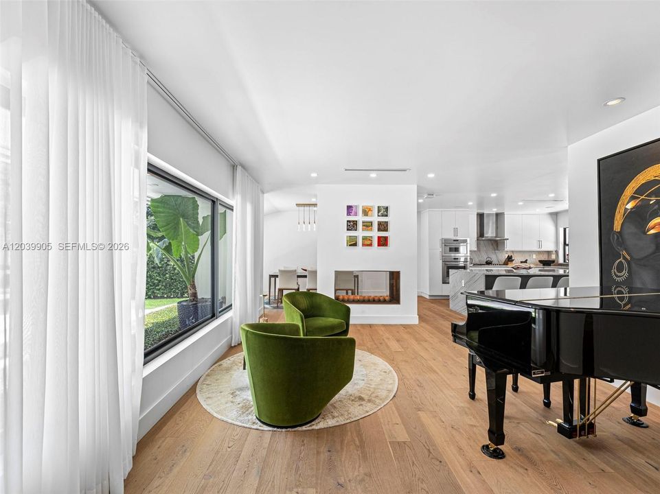 For Sale: $3,500,000 (3 beds, 3 baths, 1392 Square Feet)
