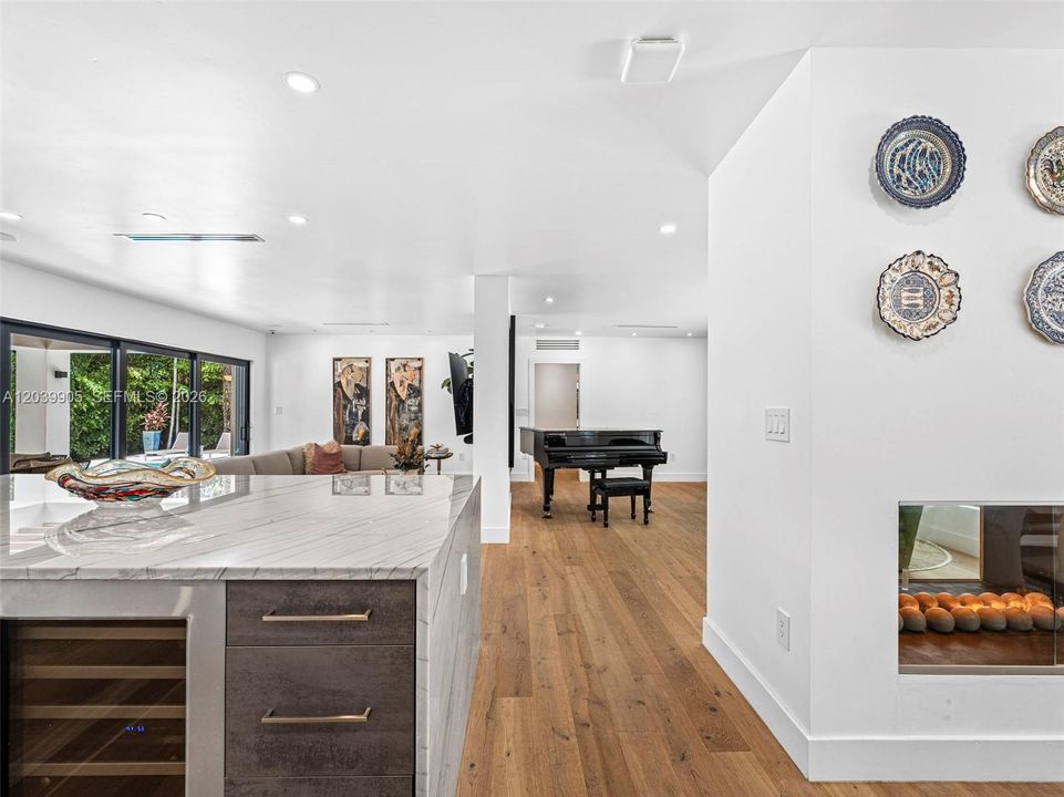 For Sale: $3,500,000 (3 beds, 3 baths, 1392 Square Feet)