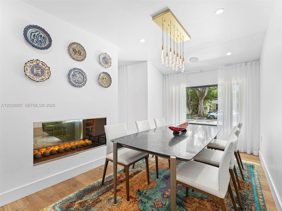 For Sale: $3,500,000 (3 beds, 3 baths, 1392 Square Feet)