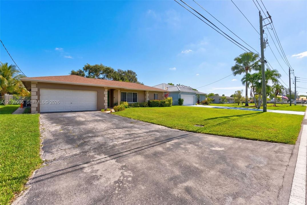 For Sale: $675,000 (3 beds, 2 baths, 2170 Square Feet)