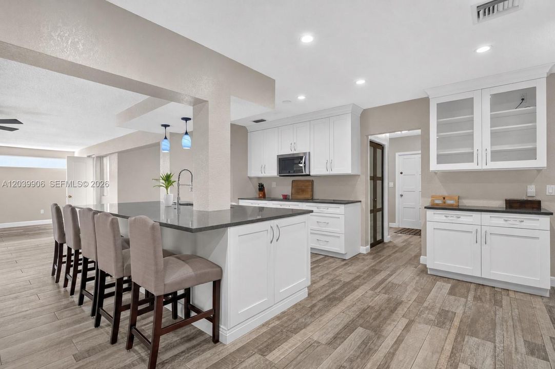 For Sale: $675,000 (3 beds, 2 baths, 2170 Square Feet)