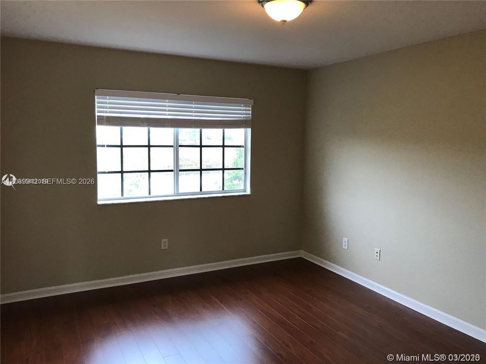 For Sale: $279,900 (3 beds, 2 baths, 1272 Square Feet)