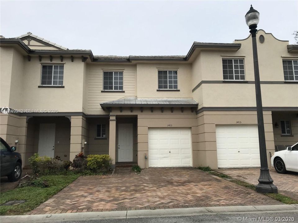 For Sale: $279,900 (3 beds, 2 baths, 1272 Square Feet)