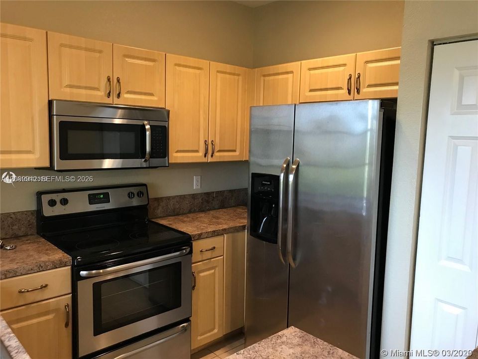 For Sale: $279,900 (3 beds, 2 baths, 1272 Square Feet)