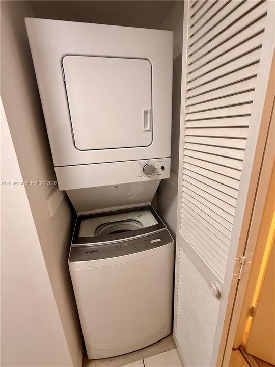 В аренду: $1,950 (1 спален, 1 ванн, 684 Квадратных фут)