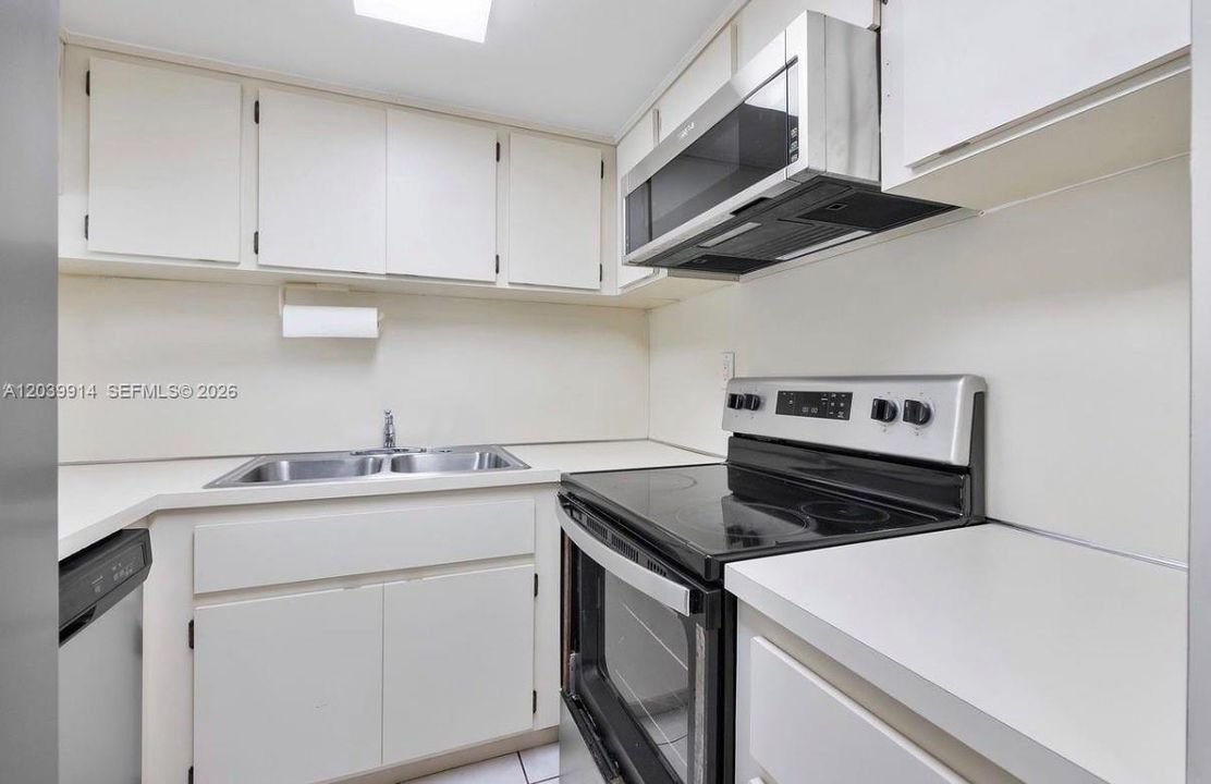 В аренду: $1,950 (1 спален, 1 ванн, 684 Квадратных фут)