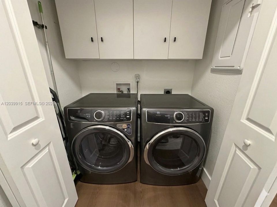 На продажу: $725,000 (3 спален, 2 ванн, 1738 Квадратных фут)