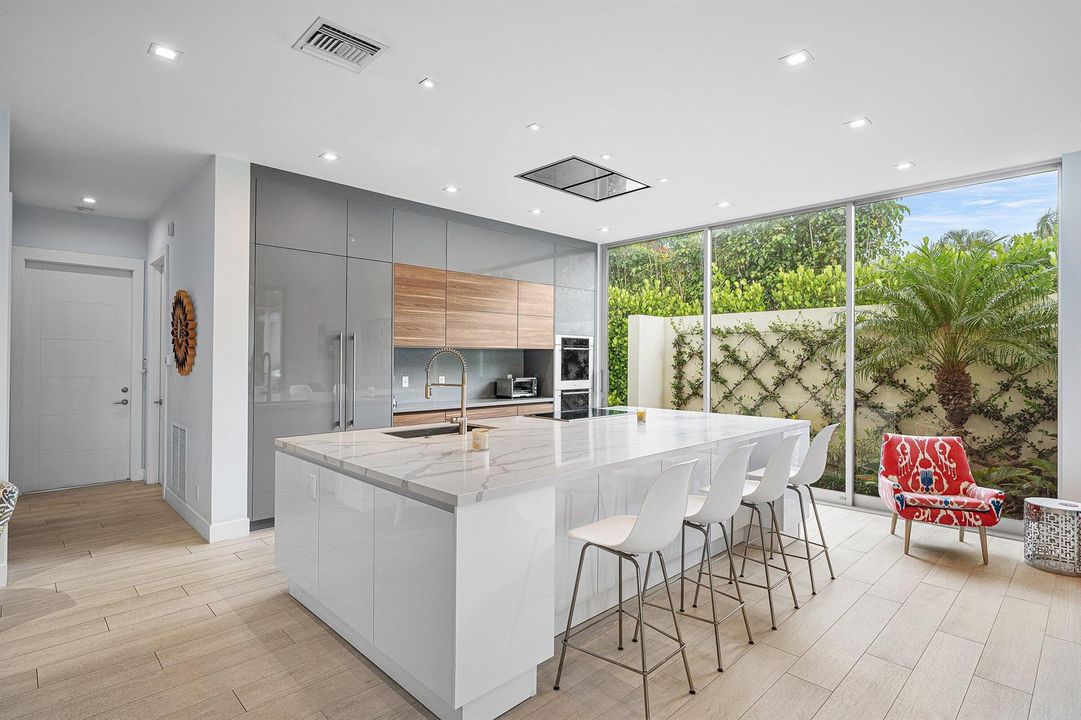 011-1508LakeDrive-DelrayBeach-FL-33444-S