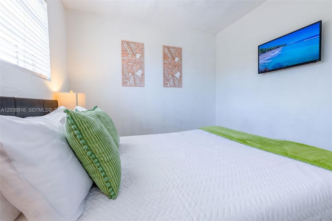 For Rent: $3,550 (3 beds, 2 baths, 1308 Square Feet)