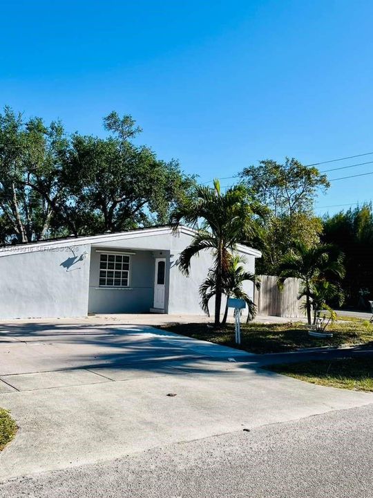 For Rent: $3,550 (3 beds, 2 baths, 1308 Square Feet)