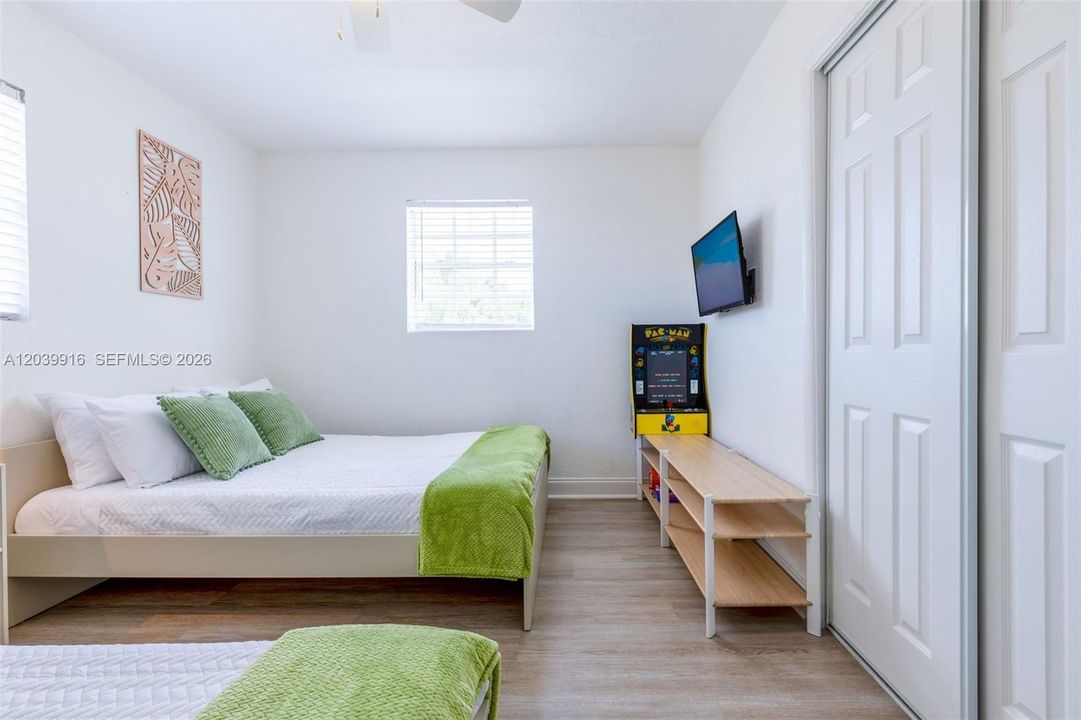 For Rent: $3,550 (3 beds, 2 baths, 1308 Square Feet)