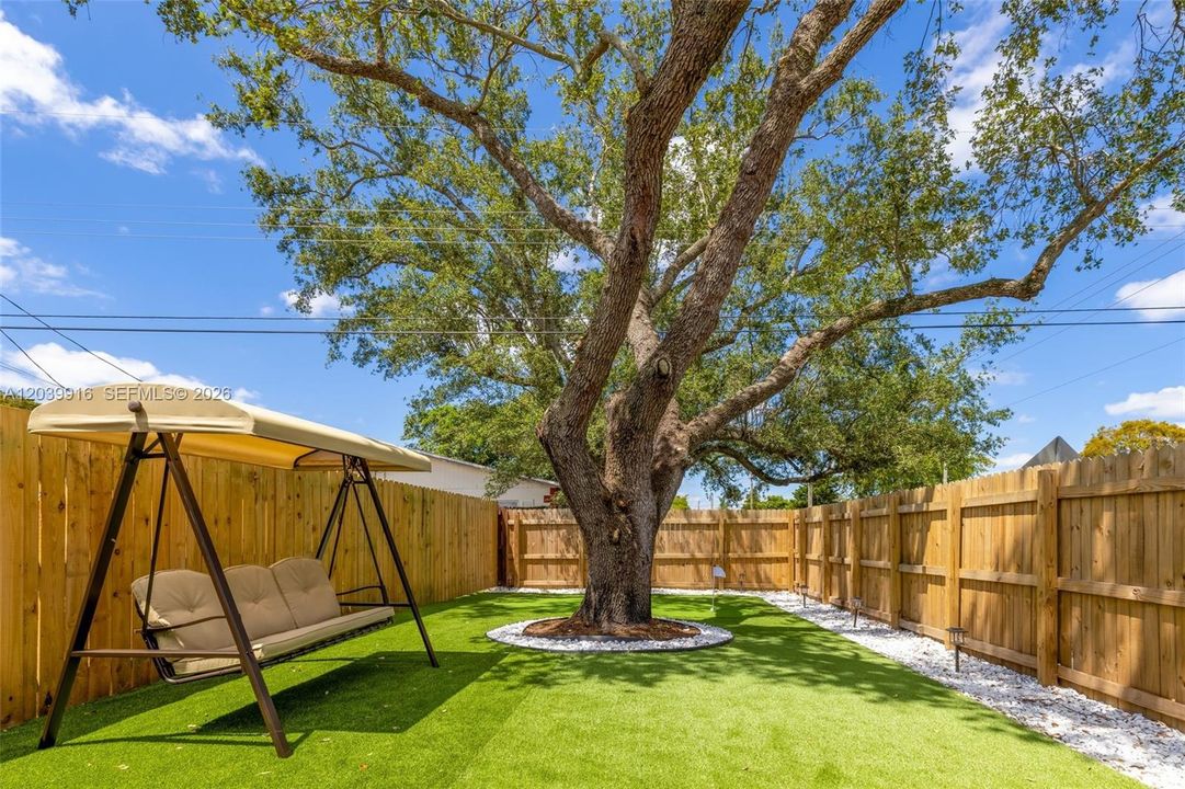For Rent: $3,550 (3 beds, 2 baths, 1308 Square Feet)