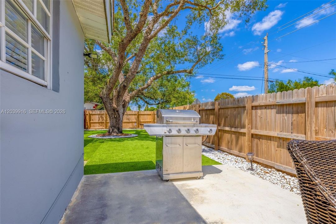 For Rent: $3,550 (3 beds, 2 baths, 1308 Square Feet)