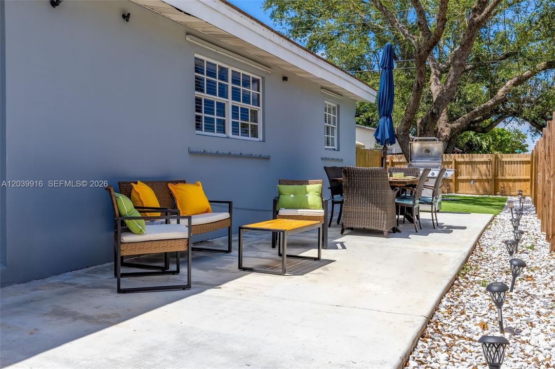 For Rent: $3,550 (3 beds, 2 baths, 1308 Square Feet)