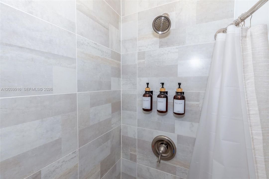 For Rent: $3,550 (3 beds, 2 baths, 1308 Square Feet)