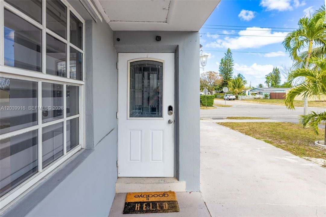 For Rent: $3,550 (3 beds, 2 baths, 1308 Square Feet)