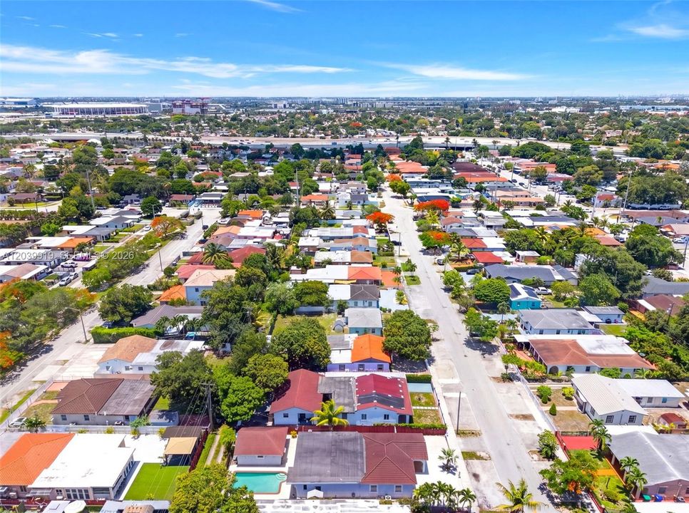 На продажу: $690,000 (4 спален, 3 ванн, 1353 Квадратных фут)