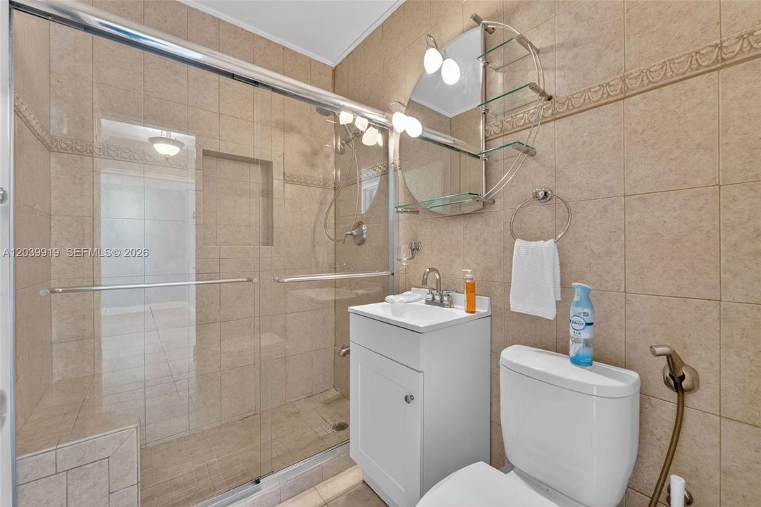 На продажу: $690,000 (4 спален, 3 ванн, 1353 Квадратных фут)
