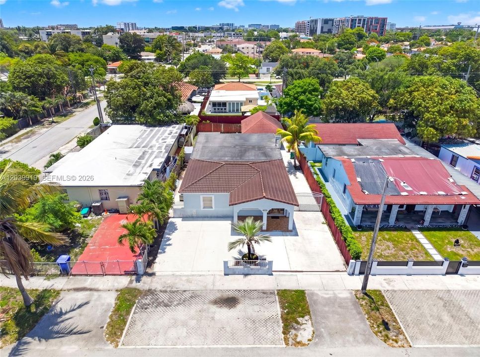 На продажу: $690,000 (4 спален, 3 ванн, 1353 Квадратных фут)