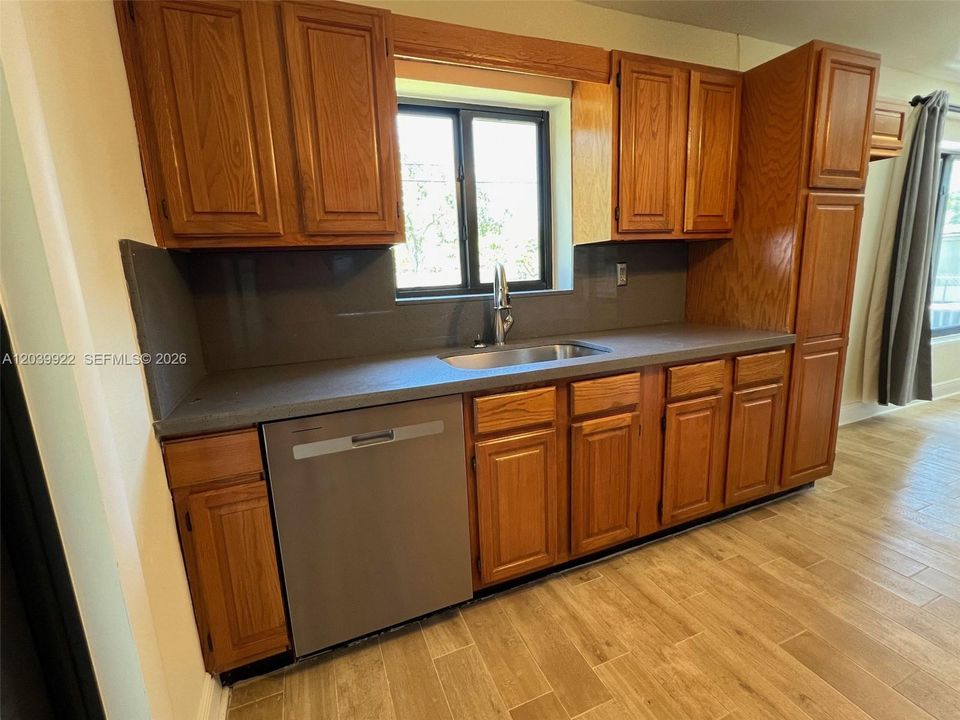 En Venta: $579,500 (3 camas, 2 baños, 1364 Pies cuadrados)