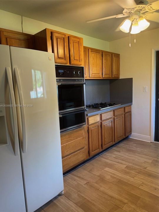 En Venta: $579,500 (3 camas, 2 baños, 1364 Pies cuadrados)