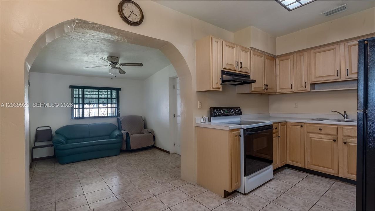 En Venta: $399,999 (3 camas, 1 baños, 915 Pies cuadrados)