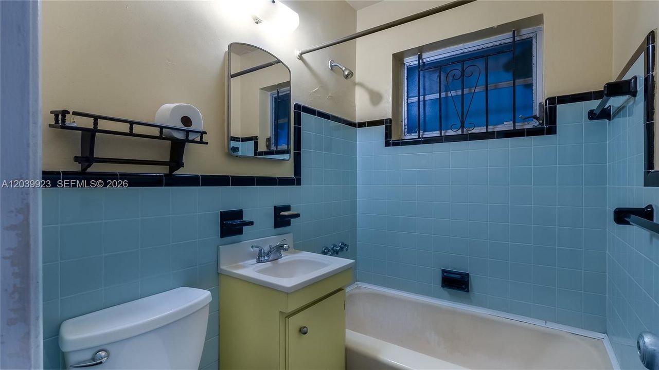 En Venta: $399,999 (3 camas, 1 baños, 915 Pies cuadrados)