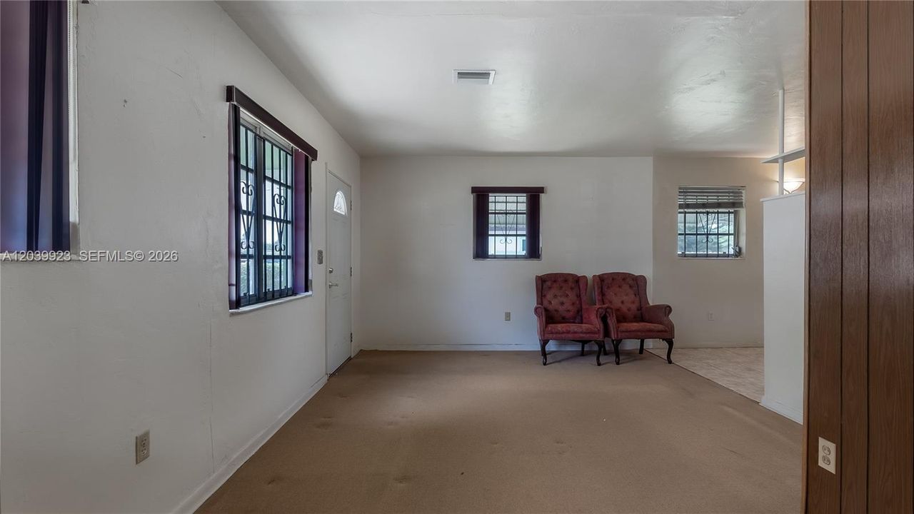 En Venta: $399,999 (3 camas, 1 baños, 915 Pies cuadrados)