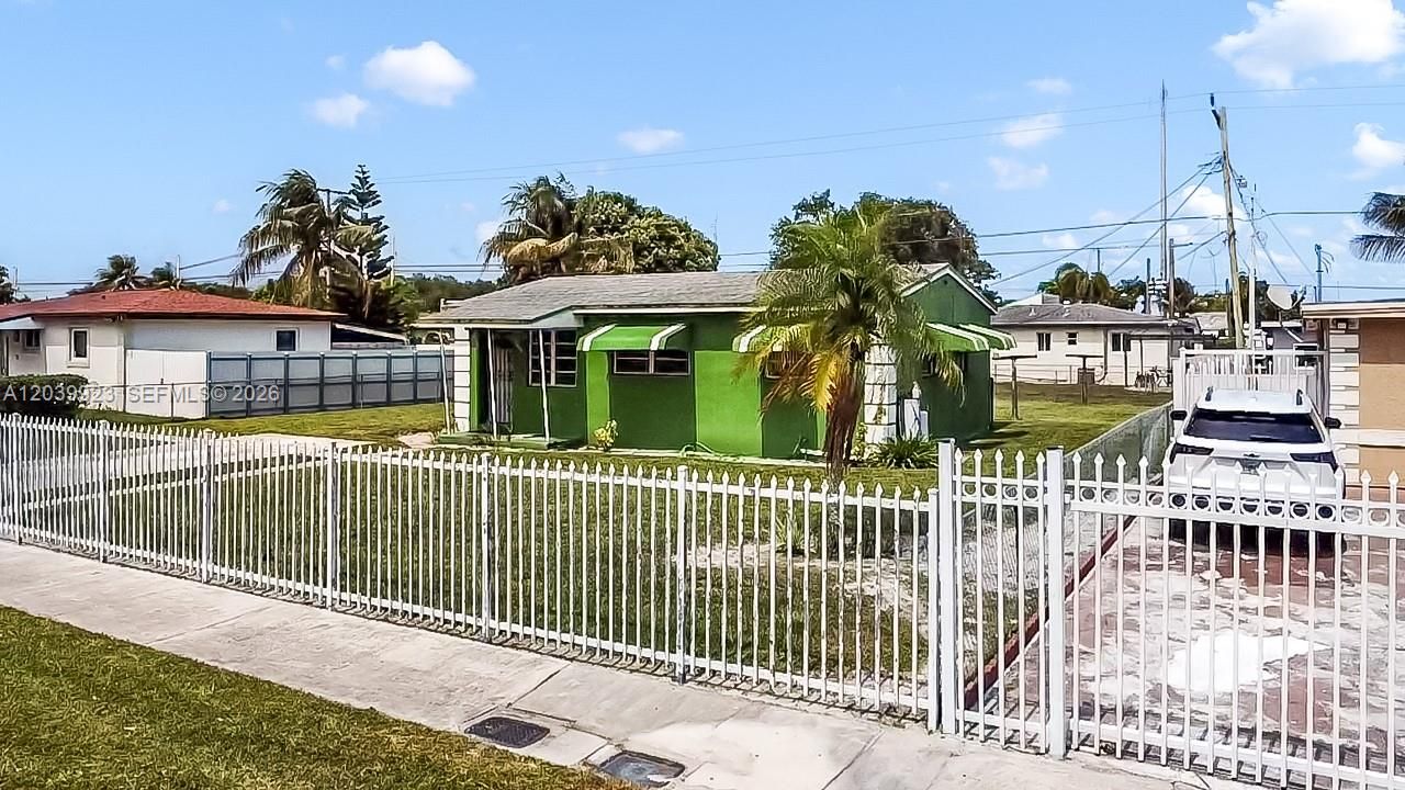 En Venta: $399,999 (3 camas, 1 baños, 915 Pies cuadrados)