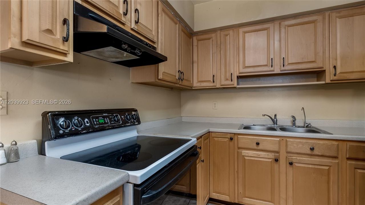 En Venta: $399,999 (3 camas, 1 baños, 915 Pies cuadrados)